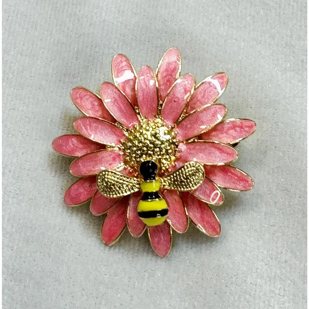 New Pink Enamel Daisy Bee Brooch Pin Gold Tone Floral Garden Spring 1.75